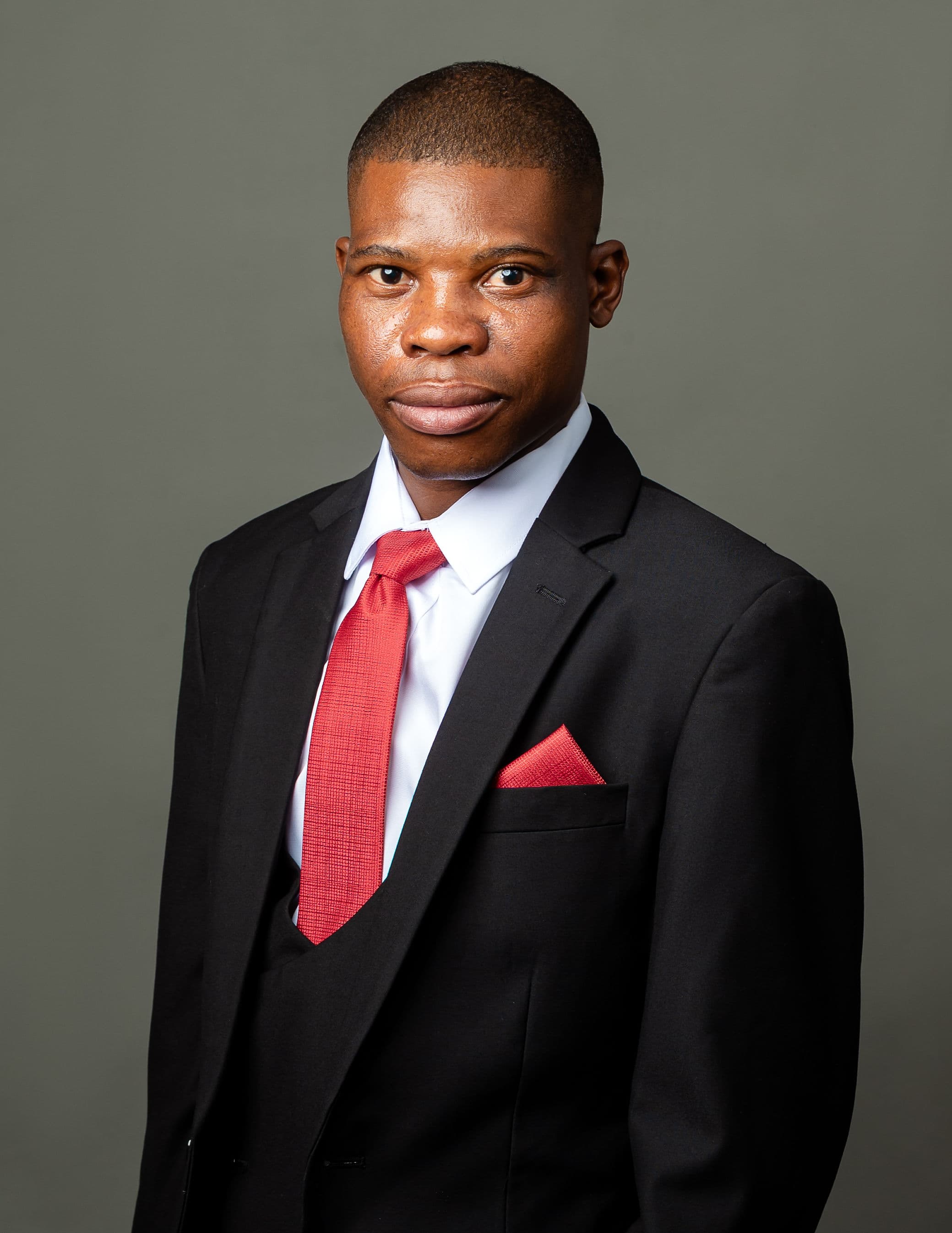 V. Revesai — photo 1